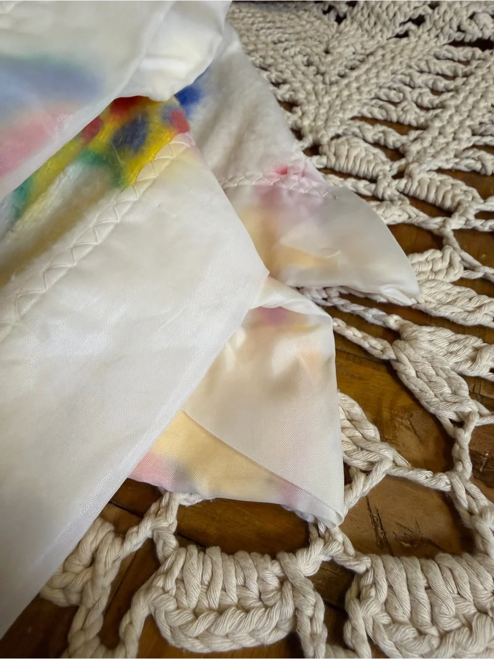 VTG Baby Blanket Acrylic Wide Satin Trim Ducks bunnies animals 35x49 USA